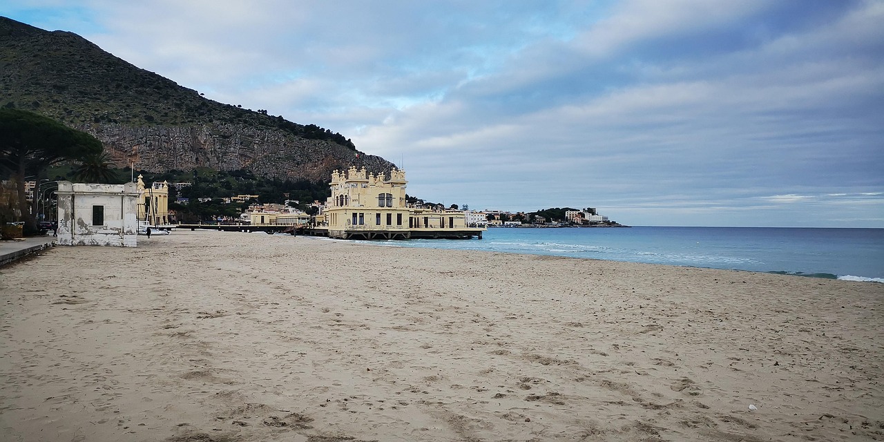 mondello spiaggia palermo sicilia