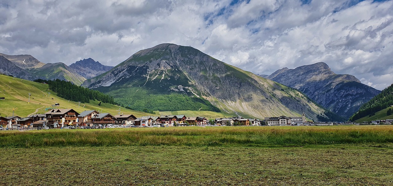 montagna nuvole verde italia alpi