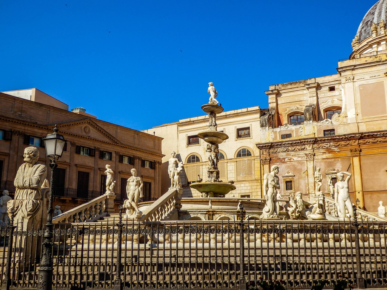 monumento piazza di origine pretoria